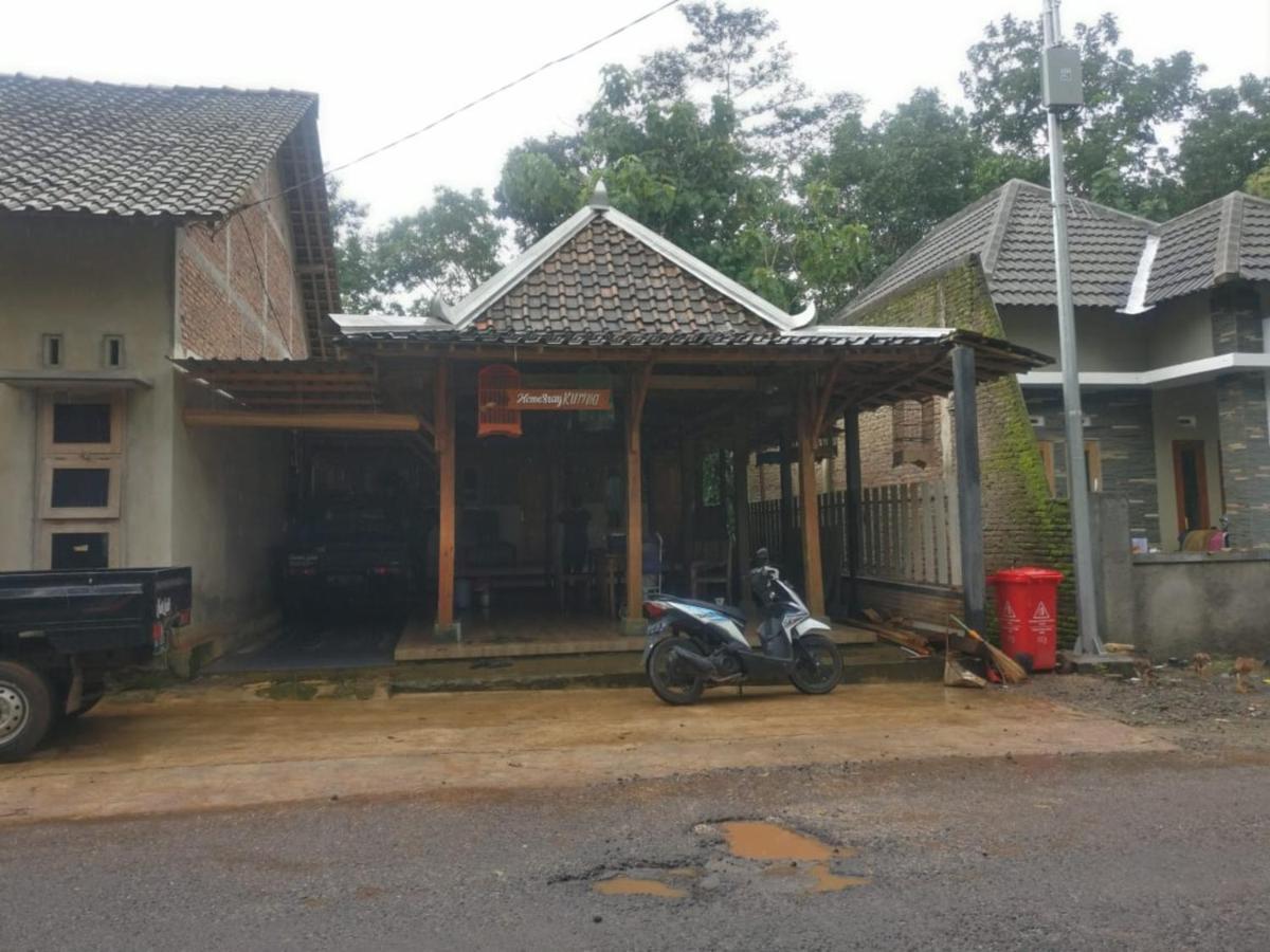Homestay Kurnia Bantul Zewnętrze zdjęcie